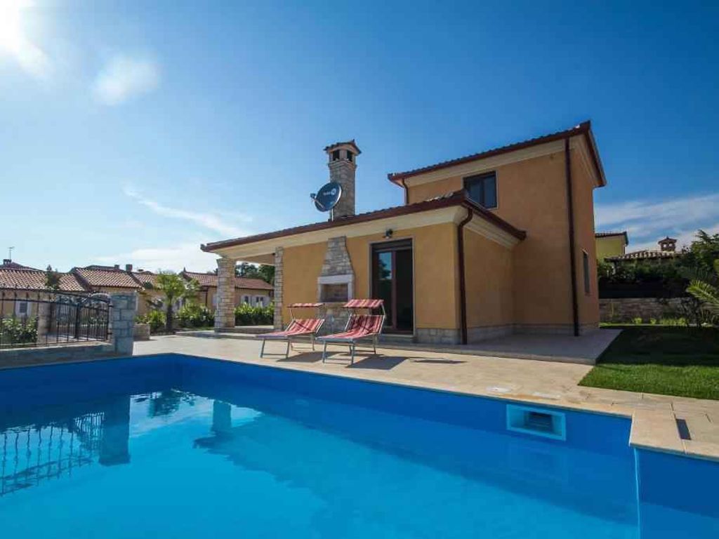 Villa mit Außenpool