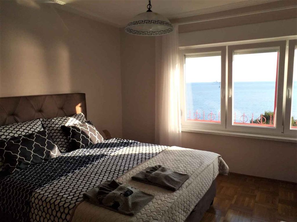 Ferienwohnung mit Balkon und Meerblick