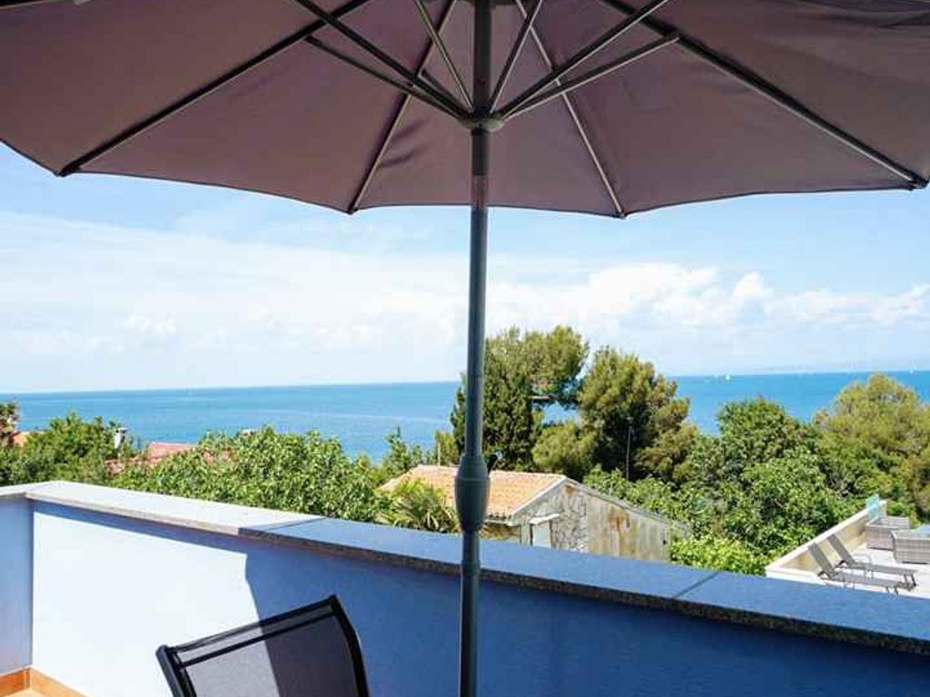 Ferienwohnung mit Balkon und Meerblick