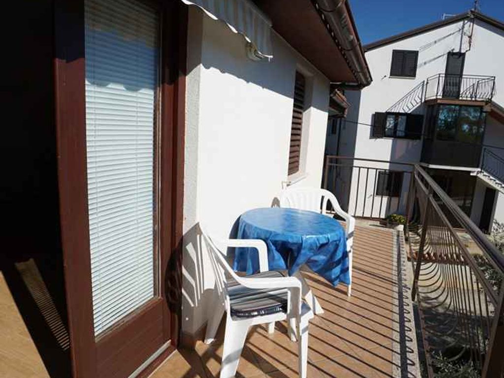 Studio mit Balkon und Klimaanlage