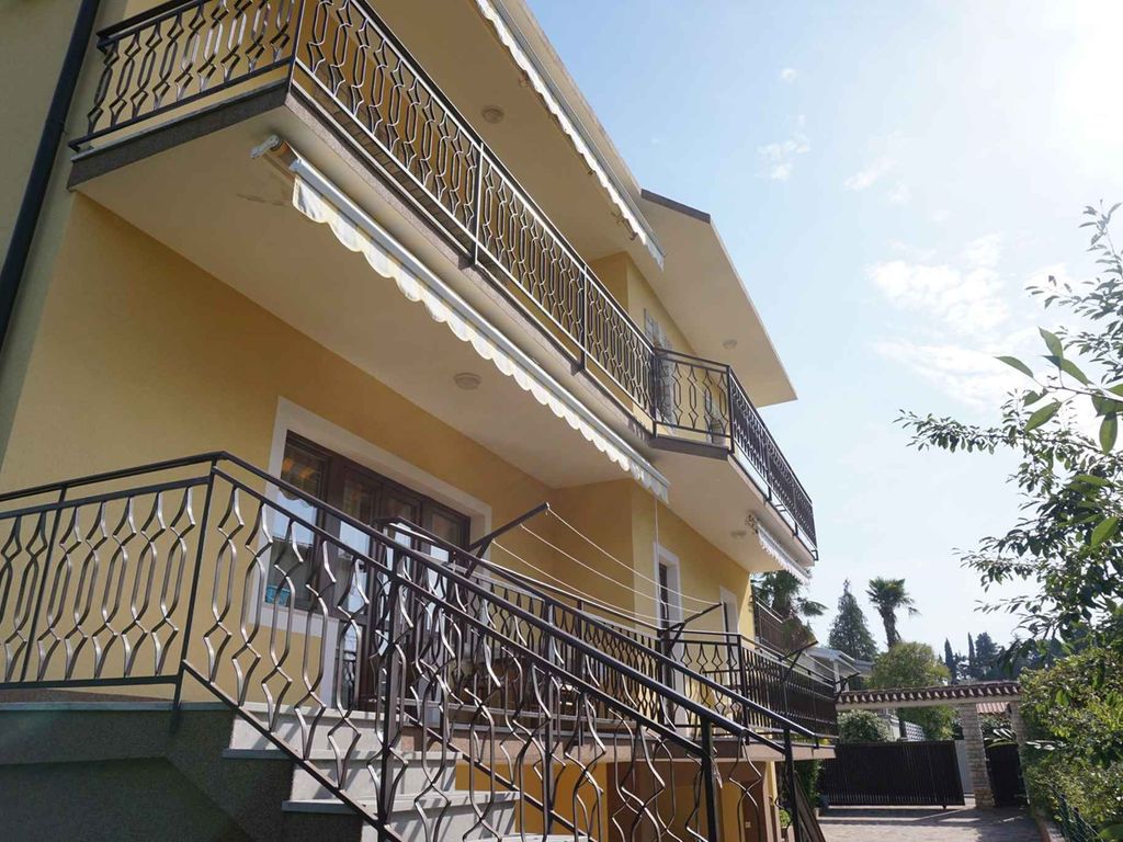 Ferienwohnung mit sonnigem Balkon