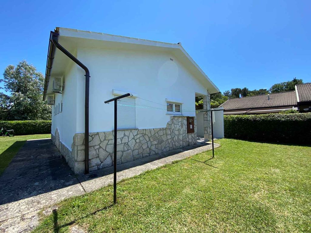Ferienwohnung mit Terrasse und Klimaanlage