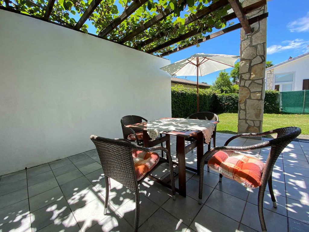 Ferienwohnung mit Terrasse und Klimaanlage