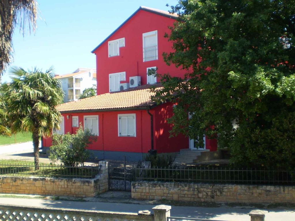 Ferienwohnung mit Terrasse und Grill