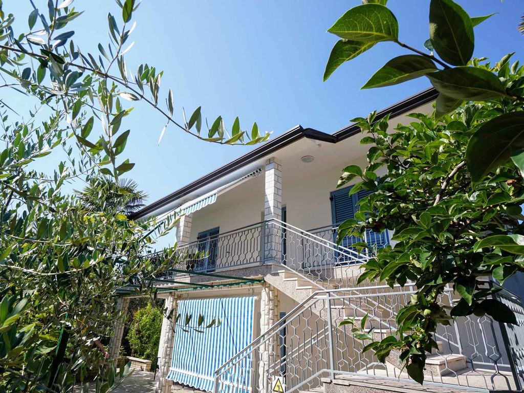 Ferienwohnung mit Balkon und Klimaanlage