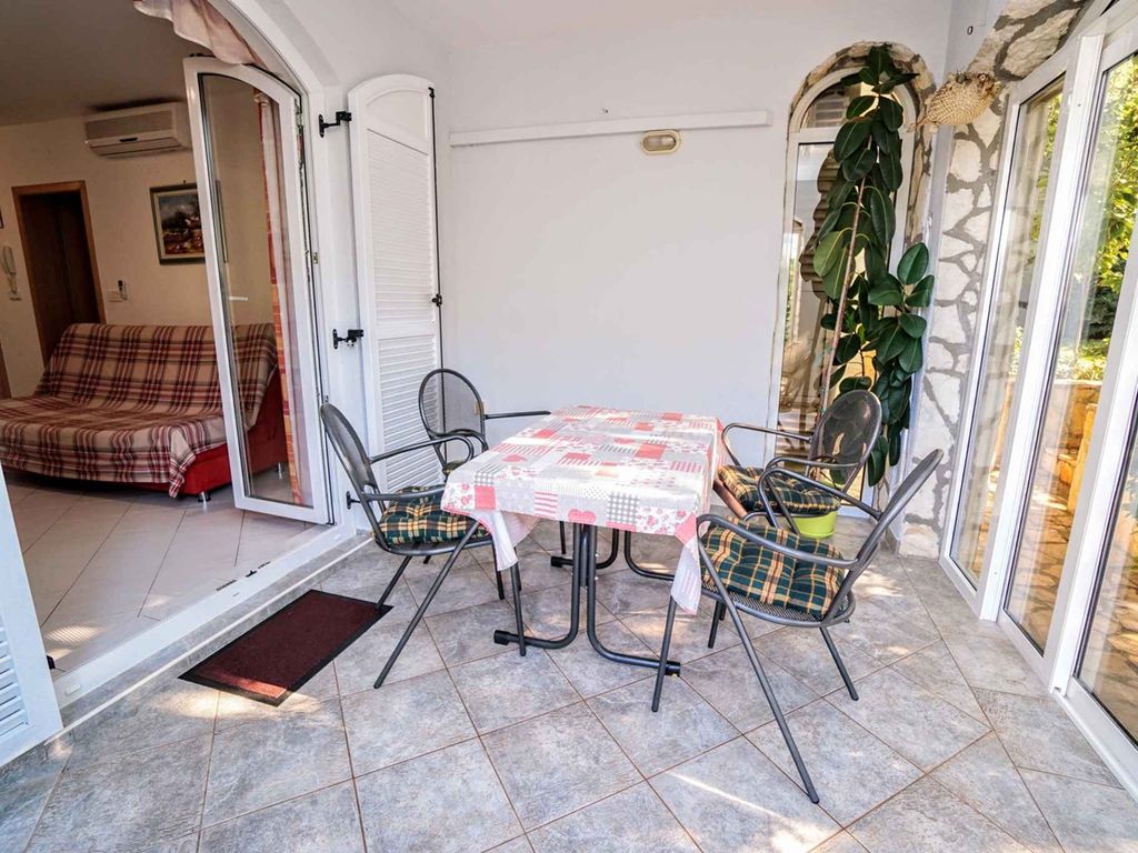 Ferienwohnung mit möblierter Terrasse und WLAN