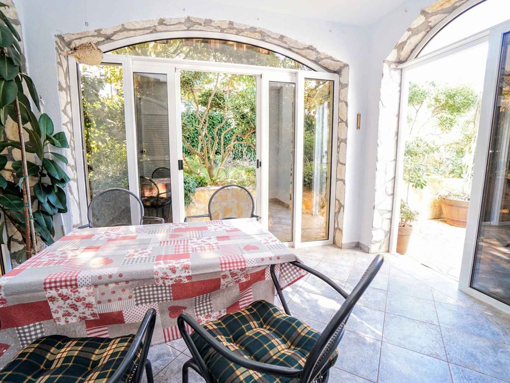 Ferienwohnung mit möblierter Terrasse und WLAN