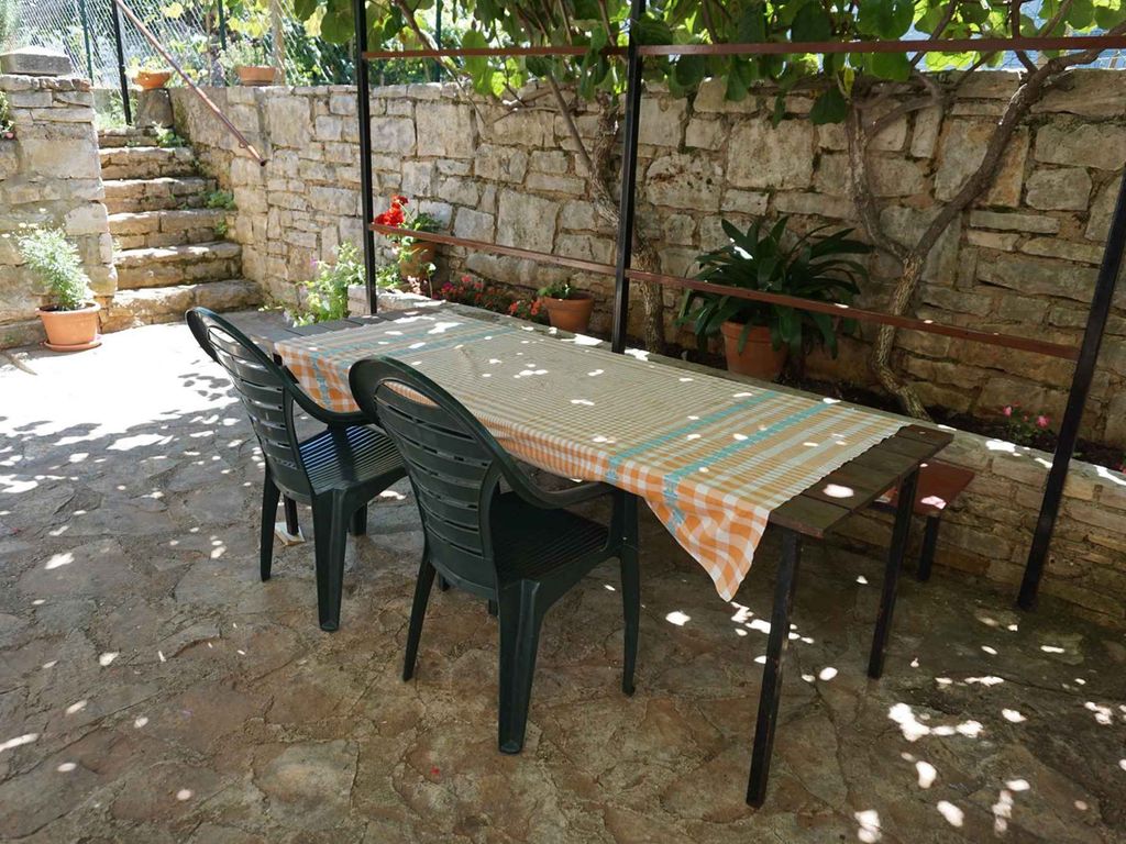Ferienwohnung mit Terrasse und Grill
