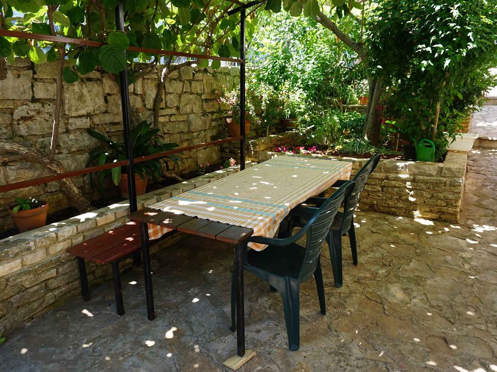 Ferienwohnung mit Terrasse und Grill