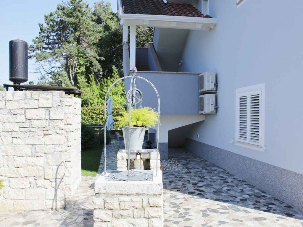 Ferienwohnung mit Terrasse und Grill