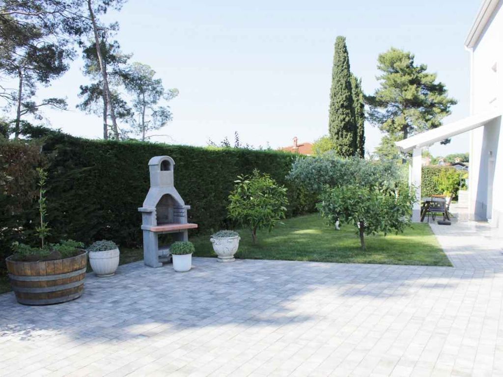 Ferienwohnung mit Terrasse und Grill