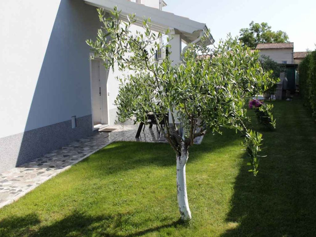 Ferienwohnung mit Terrasse und Grill