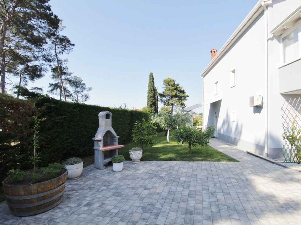 Ferienwohnung mit Terrasse und Grill