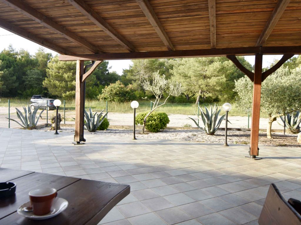 Ferienwohnung mit zwei Schlafzimmern und einer Terrasse in einer ruhigen Gegend nahe dem Meer