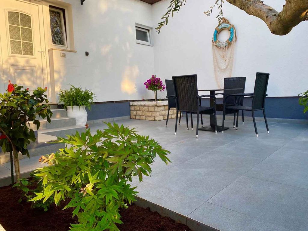Ferienwohnung mit Terrasse und Klimaanlage