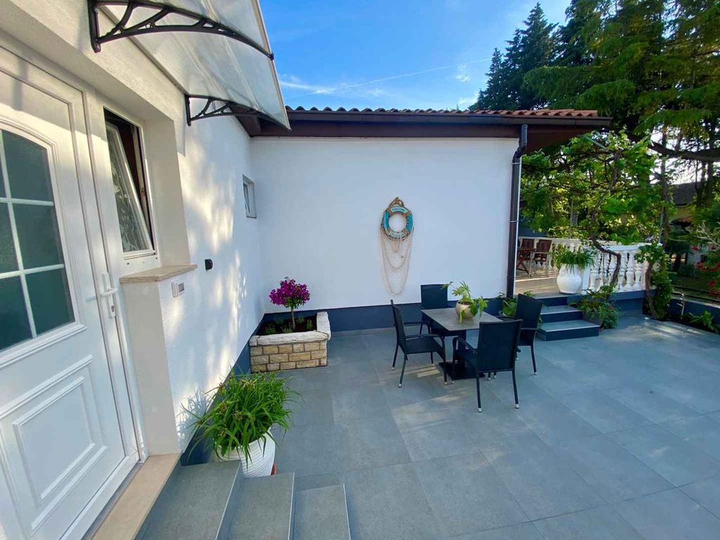 Ferienwohnung mit Terrasse und Klimaanlage