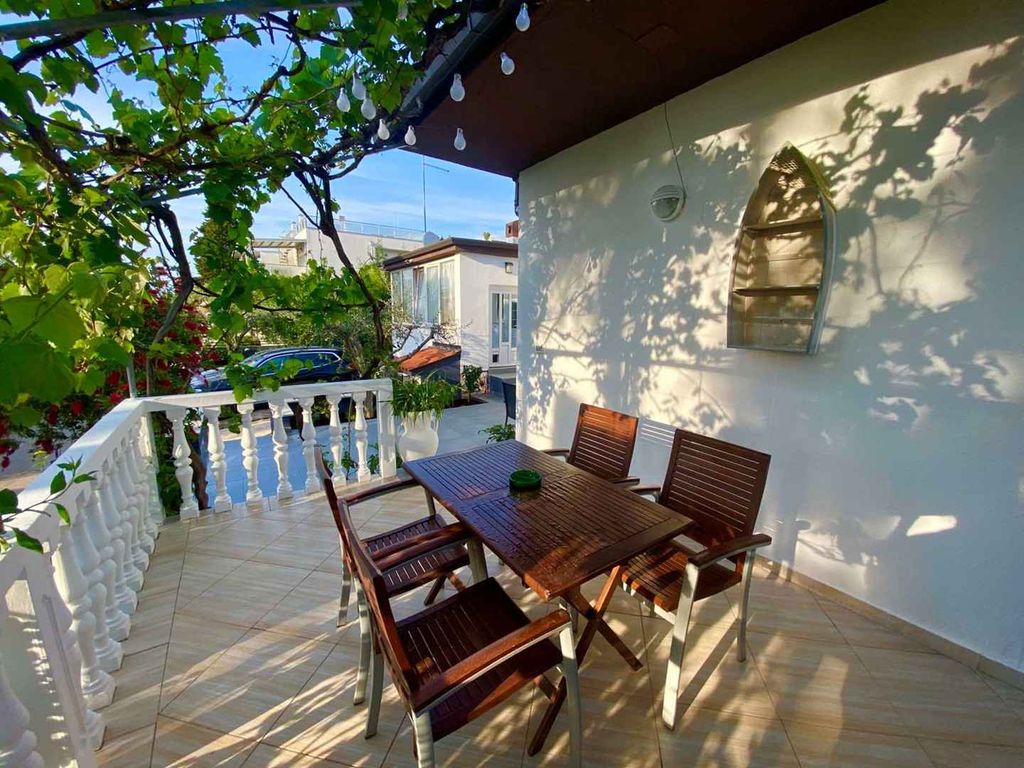 Ferienwohnung mit Terrasse und Klimaanlage