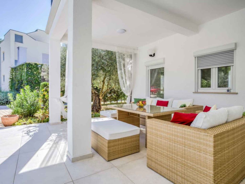 Ferienwohnung mit Außenpool und Balkon