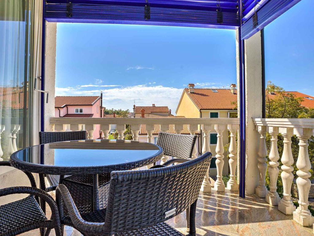 Ferienwohnung mit Außenpool und Balkon