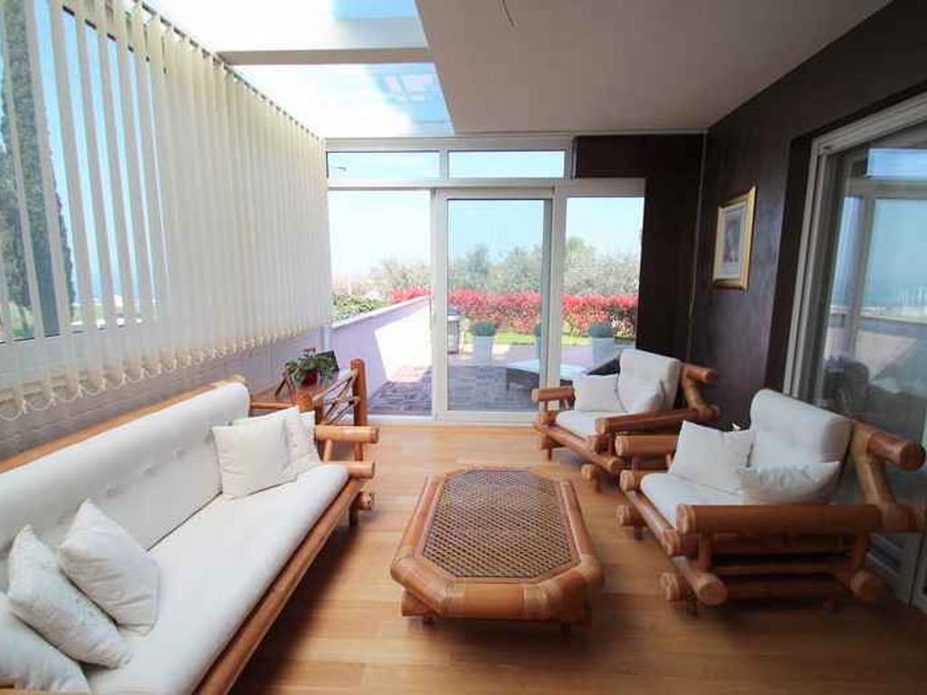 Ferienwohnung mit Jacuzzi und Meerblick