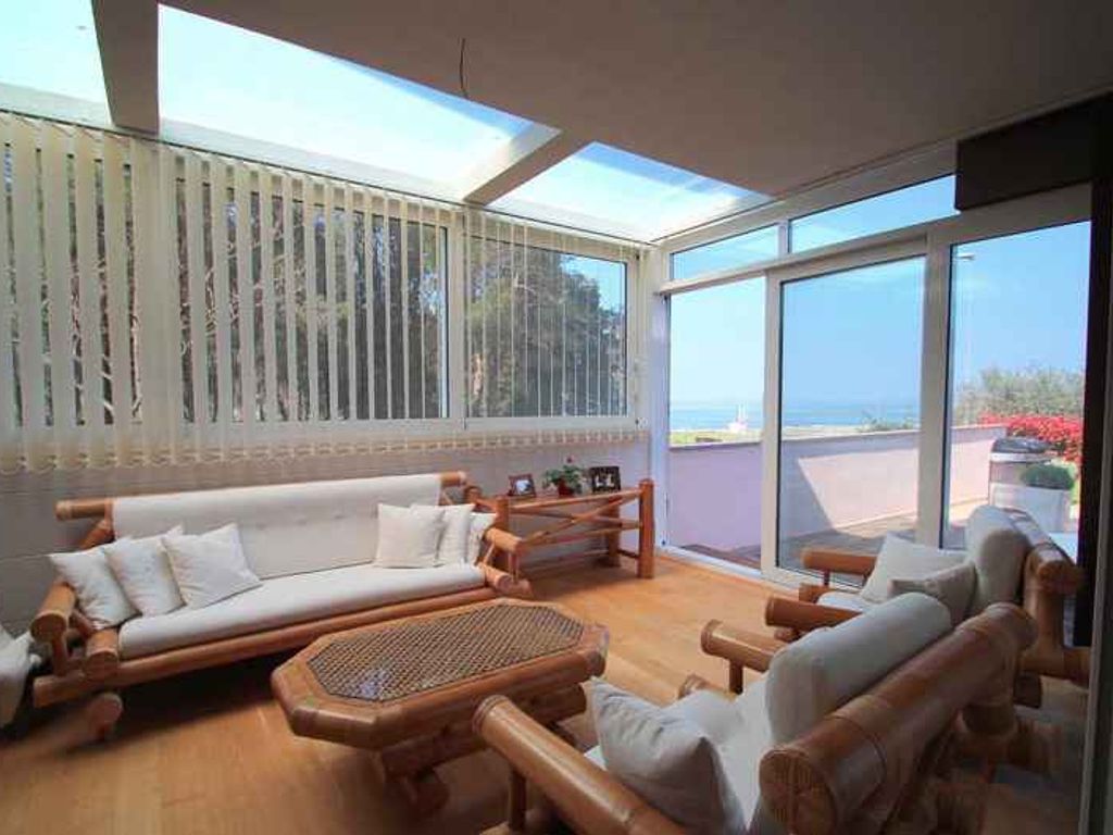 Ferienwohnung mit Jacuzzi und Meerblick
