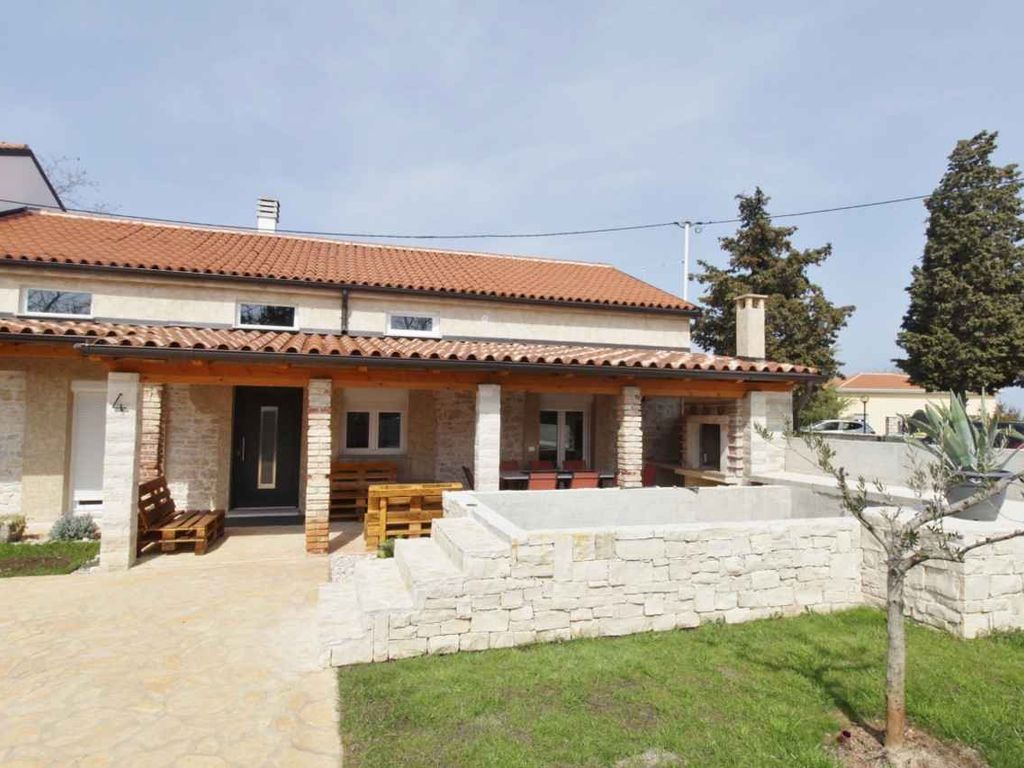 Villa mit Klimaanlage und Pool