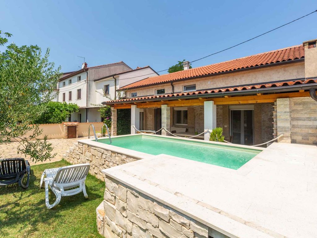 Villa mit Klimaanlage und Pool