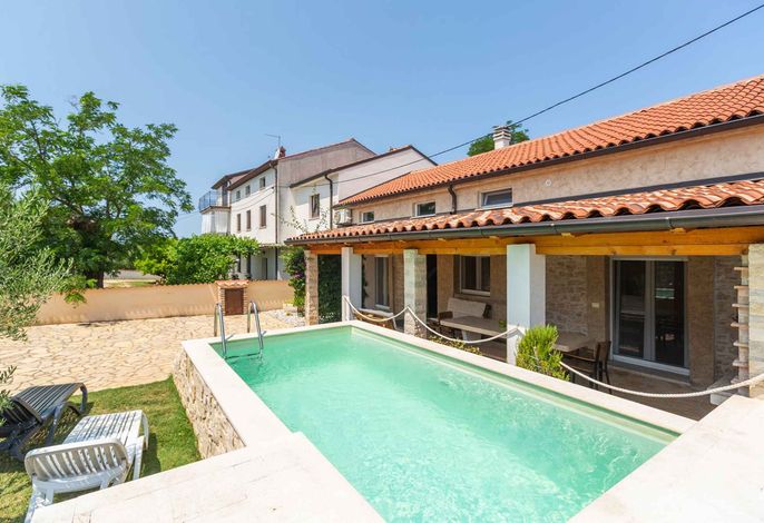Villa mit Klimaanlage und Pool
