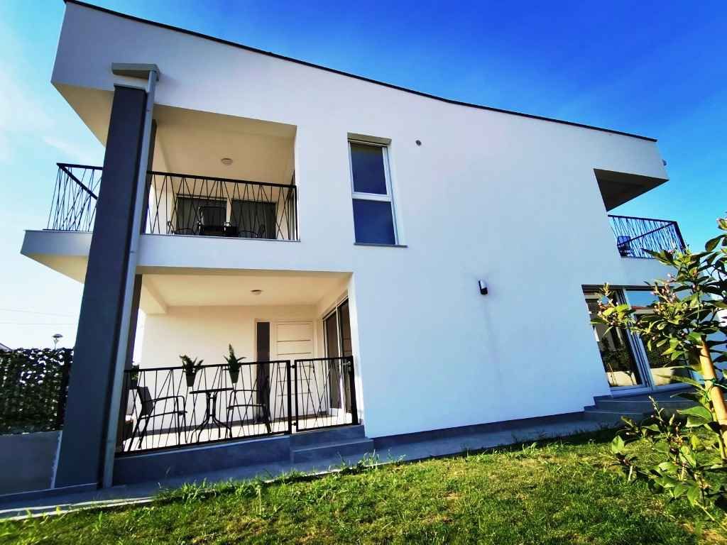 Ferienwohnung mit Klimaanlage und Balkon
