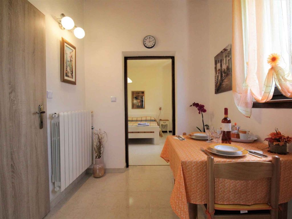Ferienwohnung mit Terrasse umgeben von Natur
