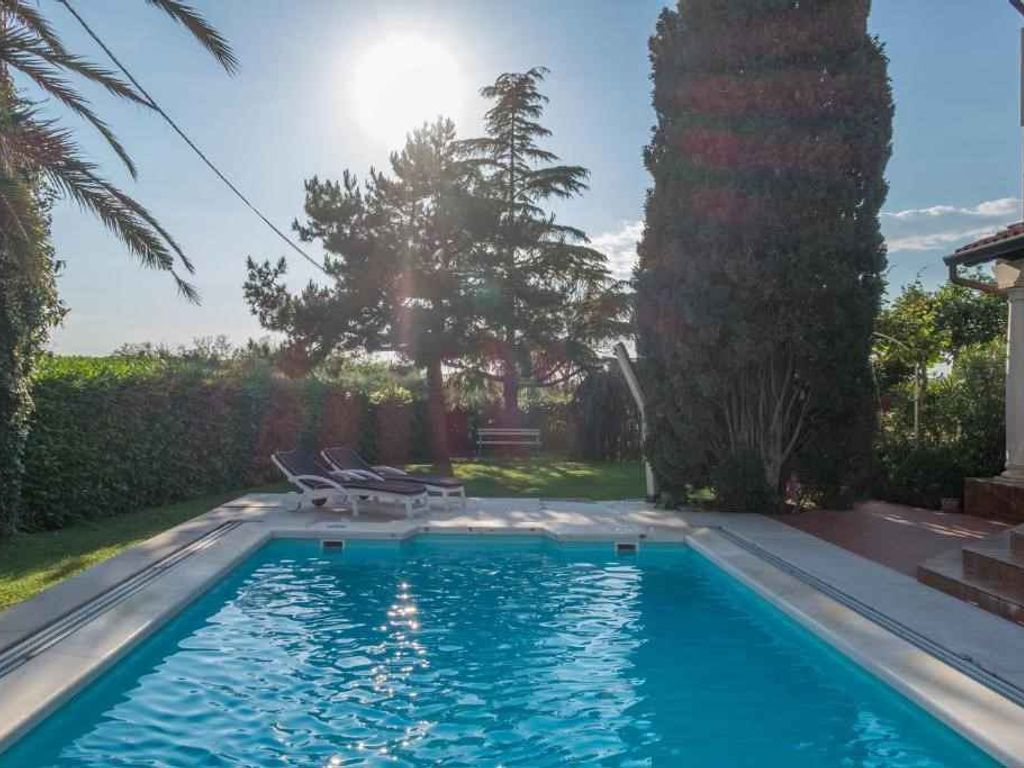 Villa mit Klimaanlage und Pool