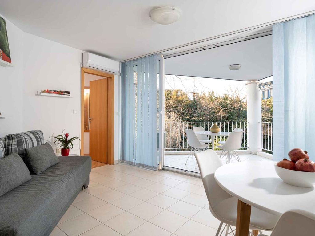 Ferienwohnung mit Klimaanlage, Balkon und Meerblick