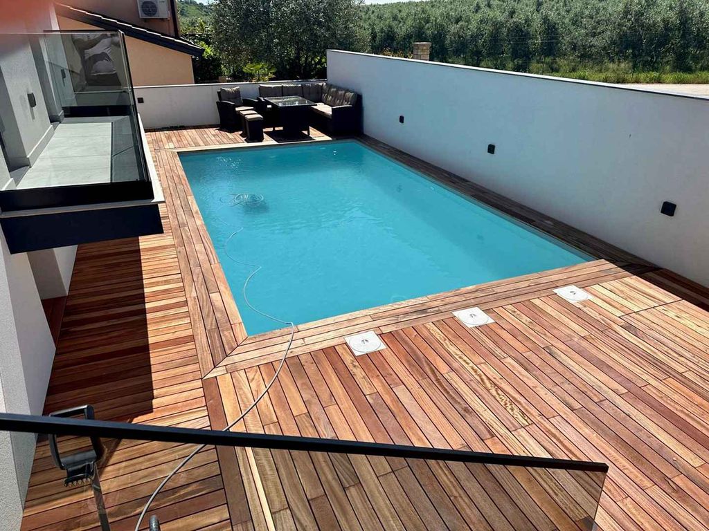 Villa mit Klimaanlage und Pool