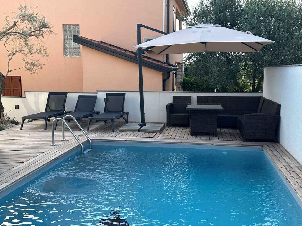 Villa mit Klimaanlage und Pool