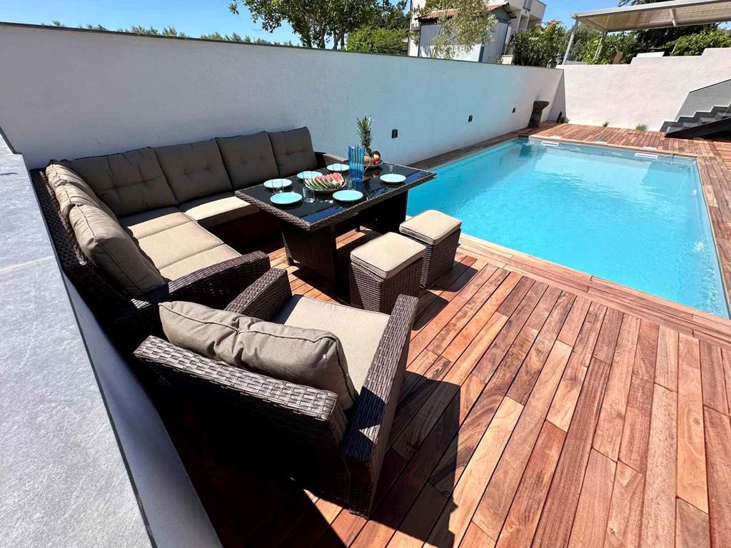 Villa mit Klimaanlage und Pool