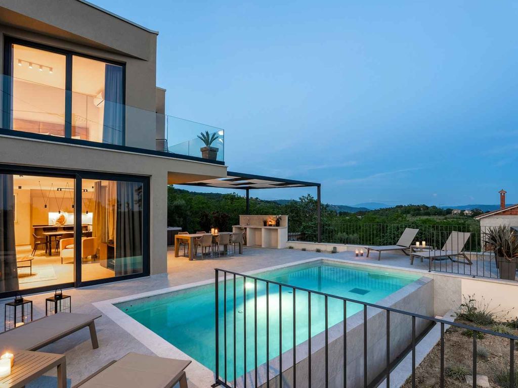 Villa mit Pool