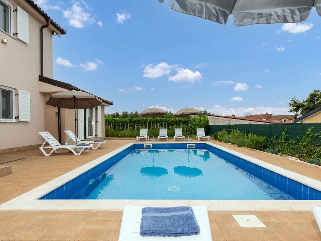 Villa mit Klimaanlage und Pool