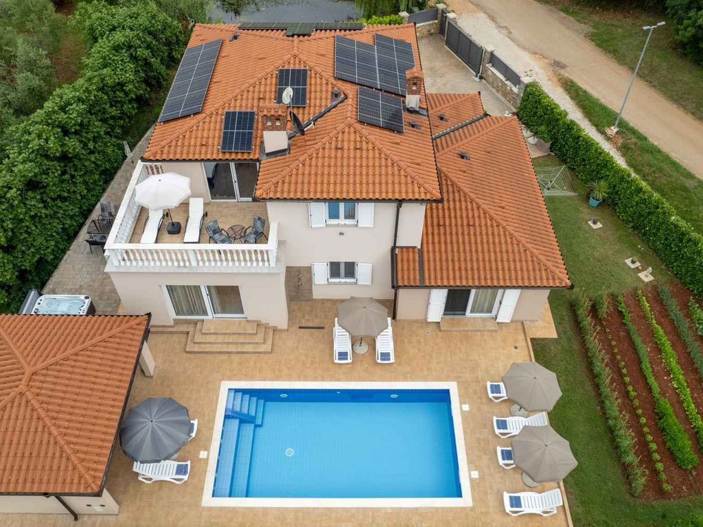 Villa mit Klimaanlage und Pool