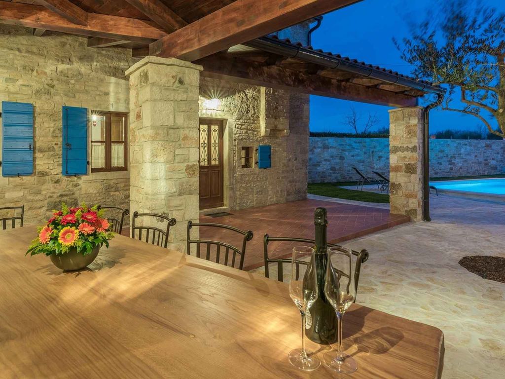 Villa mit Klimaanlage und Pool