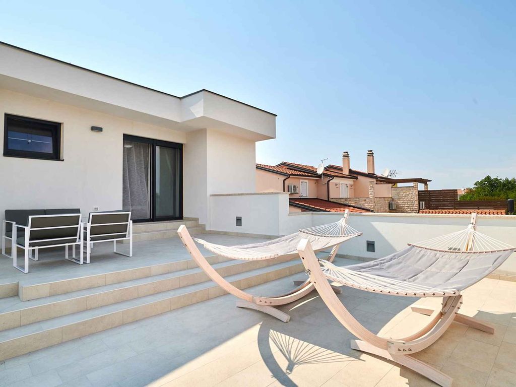 Villa mit Pool und Klimaanlage