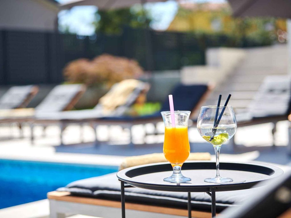 Villa mit Pool und Klimaanlage