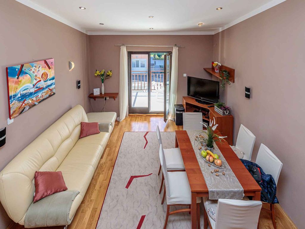 Ferienwohnung mit Klima und Balkon