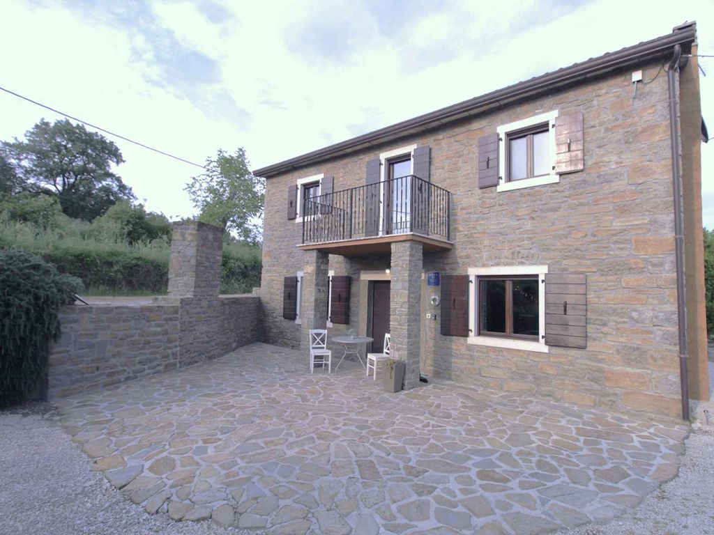 Villa mit Swimmingpool und Grillterrasse