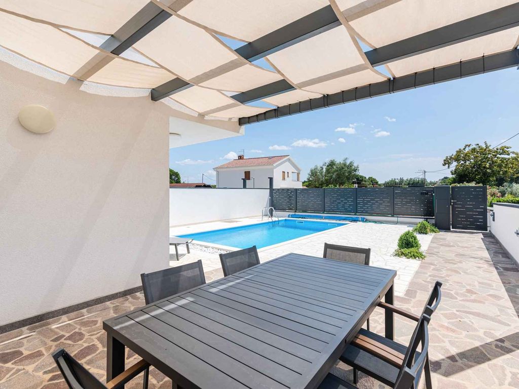 Villa mit Pool