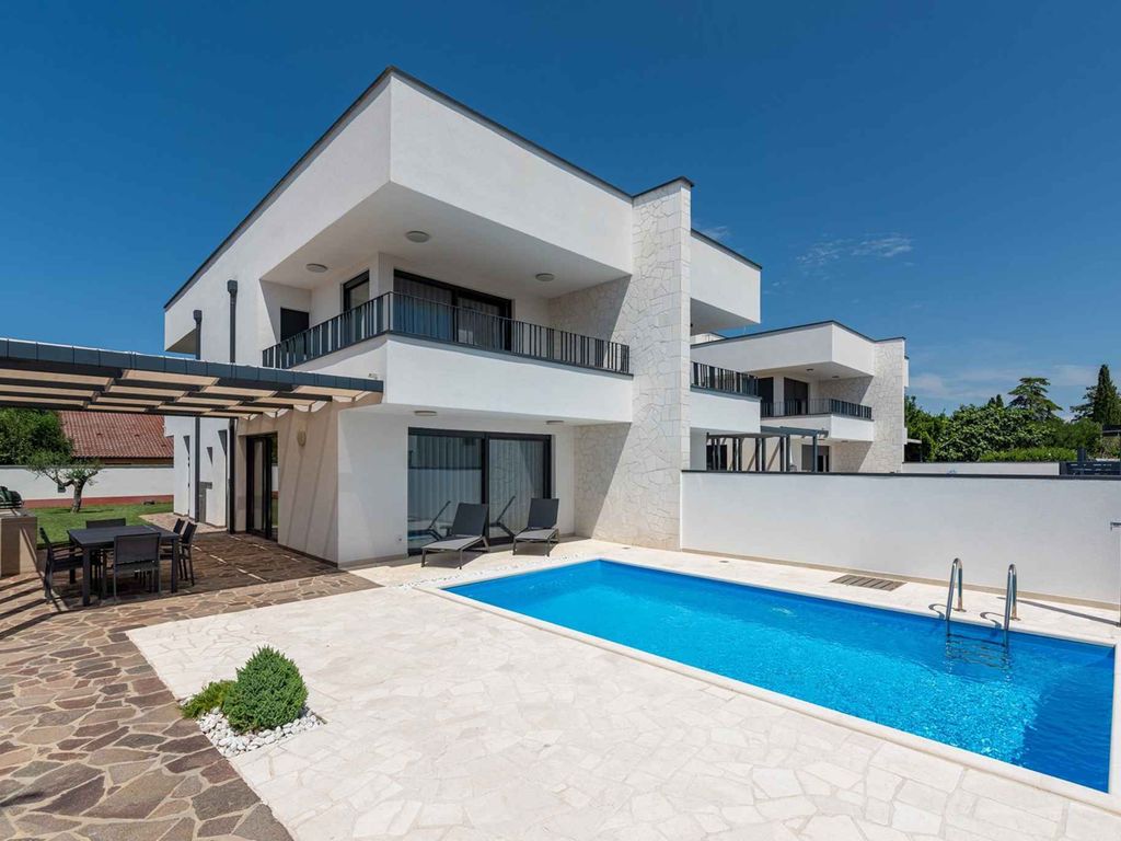 Villa mit Pool