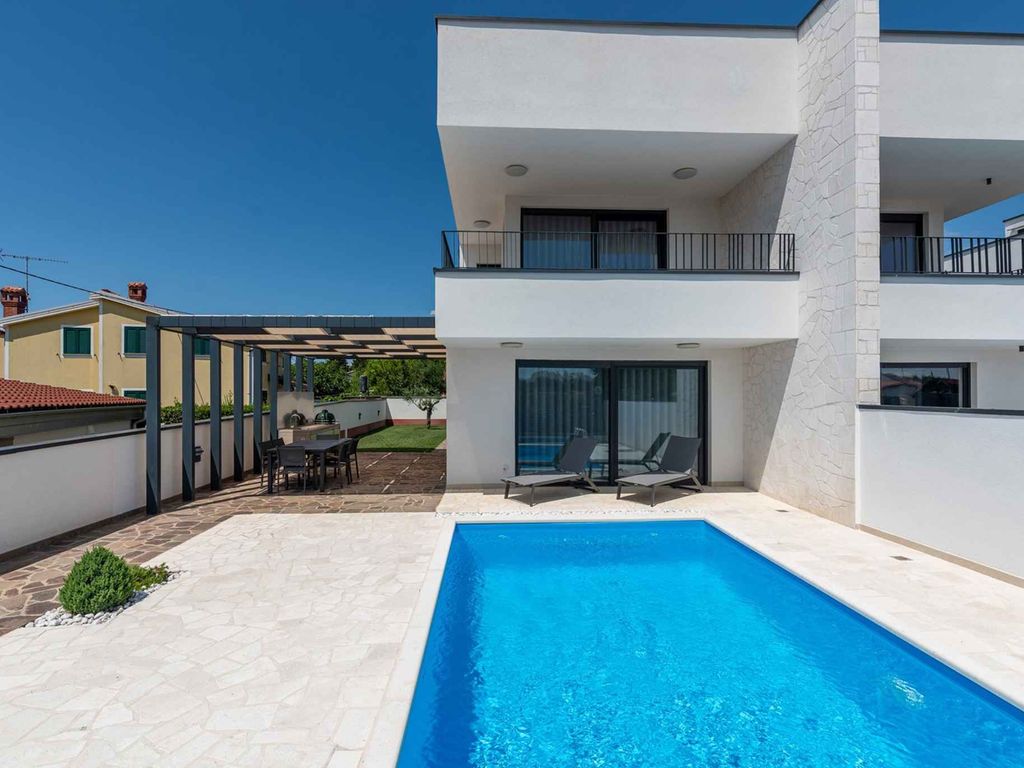 Villa mit Pool