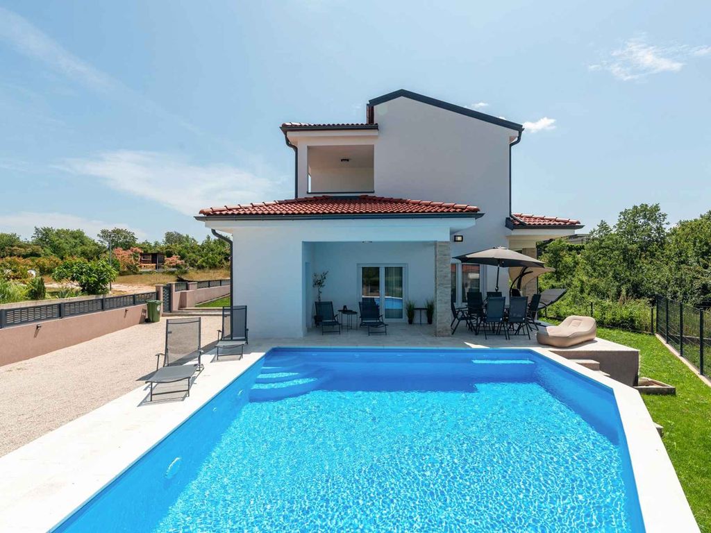 Villa mit Pool