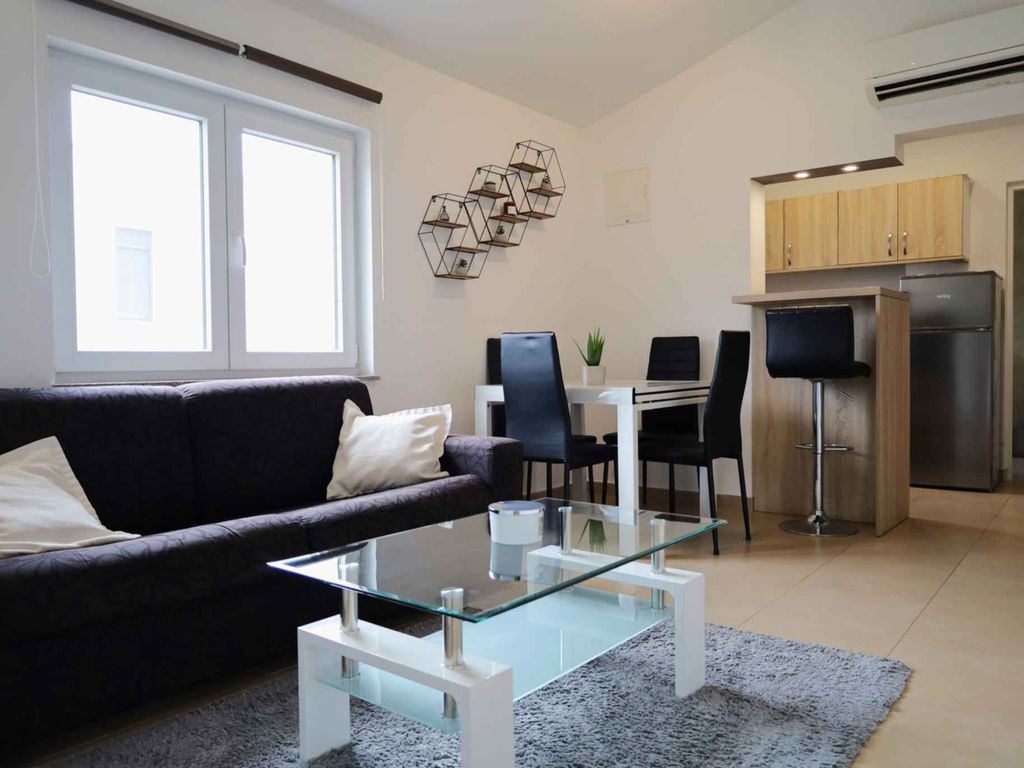 Ferienwohnung WOHNUNG MIT KLIMAANLAGE