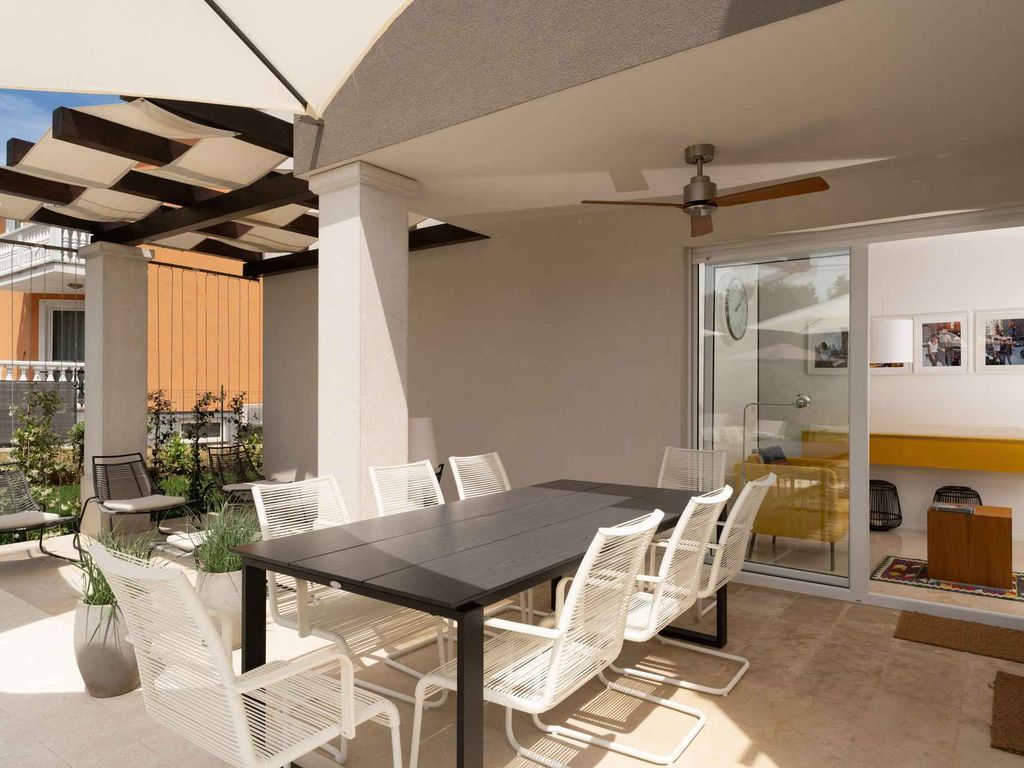 Ferienhaus mit Pool