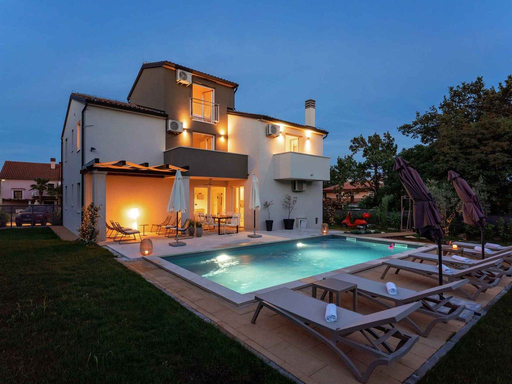 Ferienhaus mit Pool